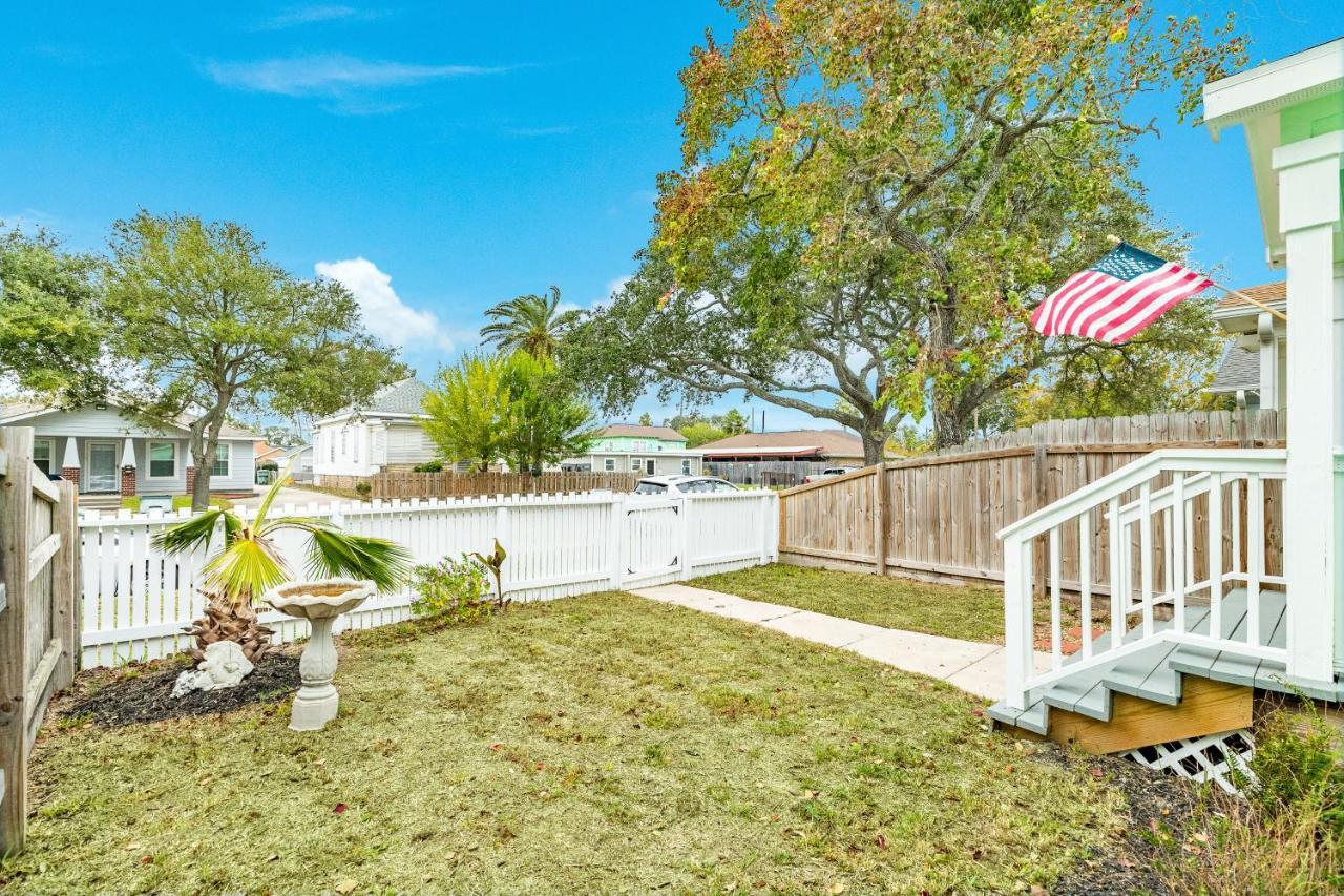 Barefoot Coastal Cottage Galveston Exterior photo